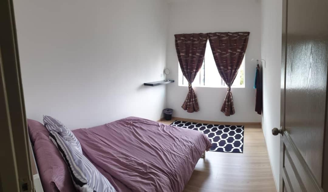 Chombies Muslim Homestay Tanah Rata Εξωτερικό φωτογραφία